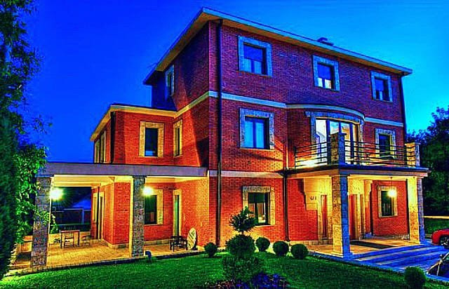 The Belgrade Hills主图