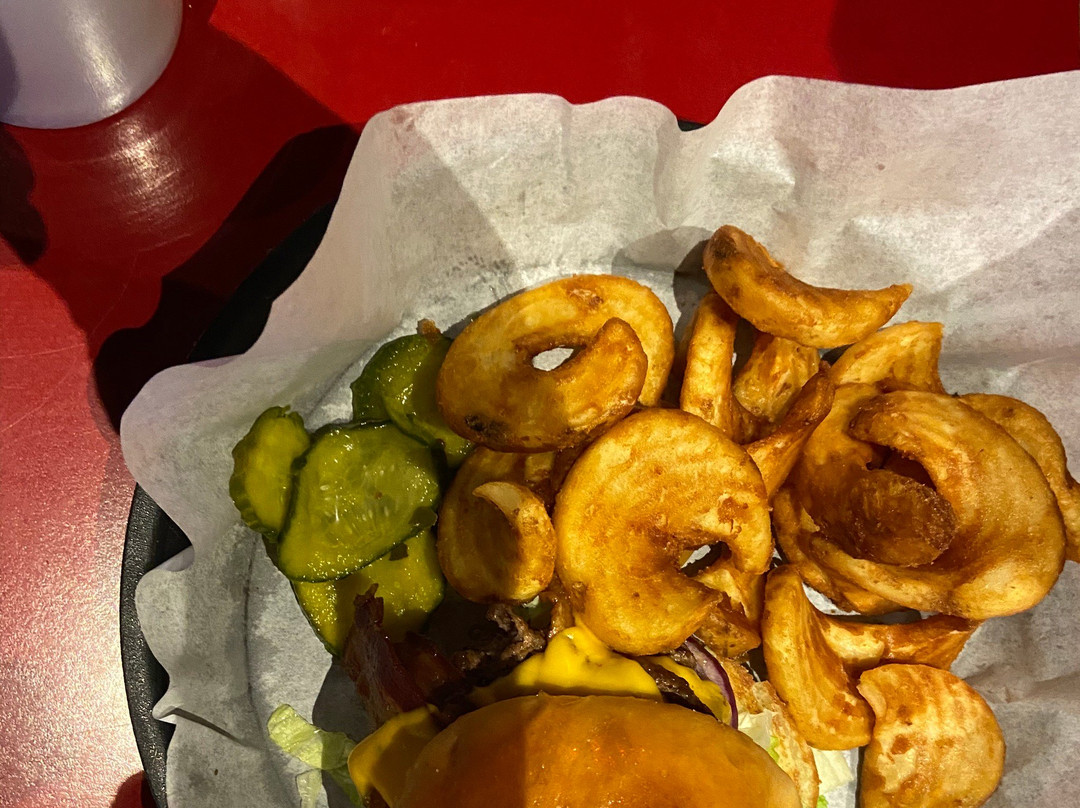 Sidewinders Bar & Grill