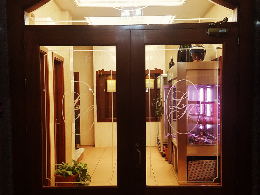 罗桑洛酒店主图