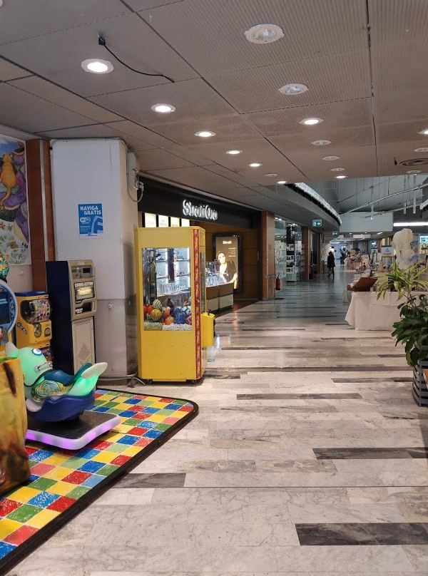 La Fabbrica Centro Commerciale景点图片