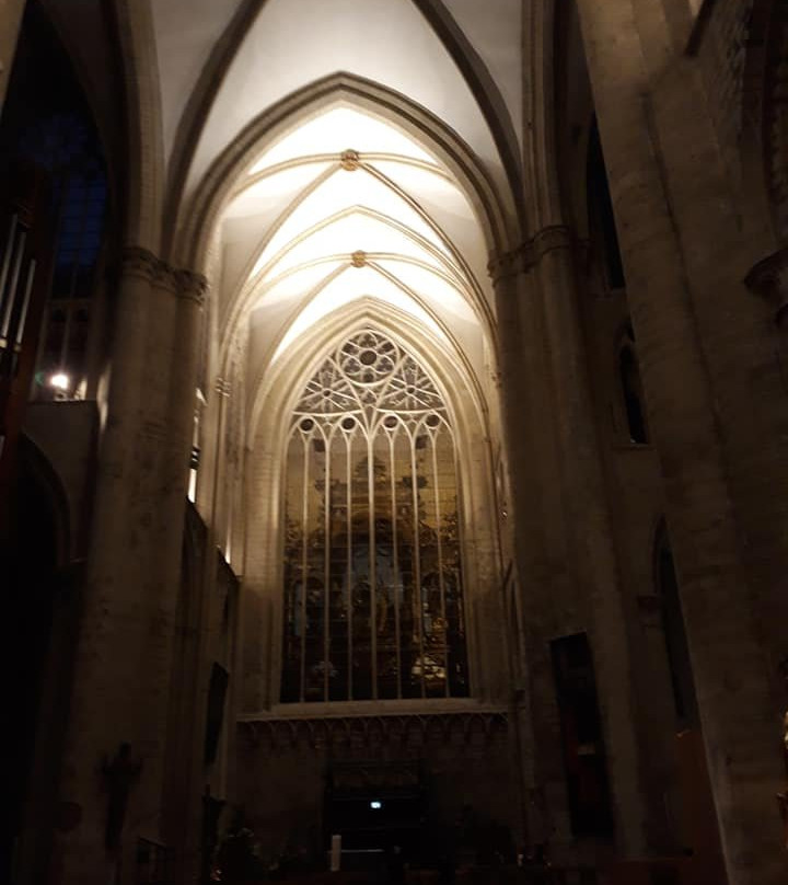 圣弥额尔圣古都勒主教座堂（Cathedrale St-Michel et Ste-Gudule）景点图片