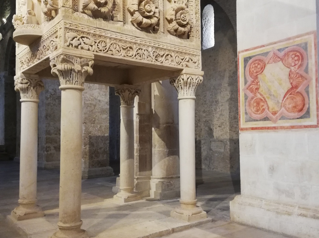 Abbey of San Clemente in Casauria景点图片
