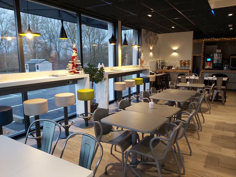 Chaintre酒店住宿-宜必思快捷梅肯克雷什酒店