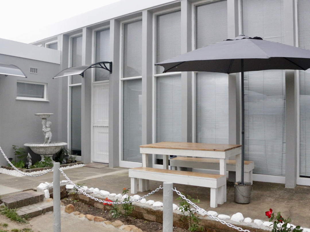 The Vintage Crane Guesthouse 旧式起重机客栈