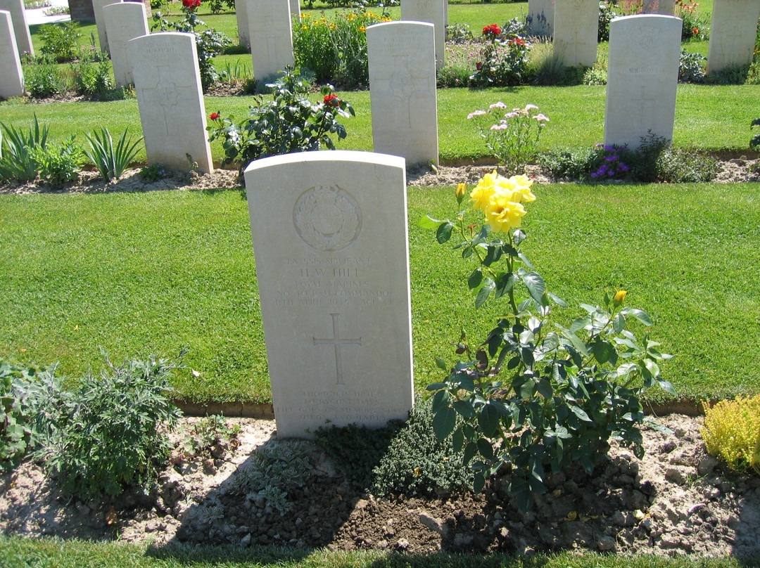 Argenta Gap War Cemetery景点图片