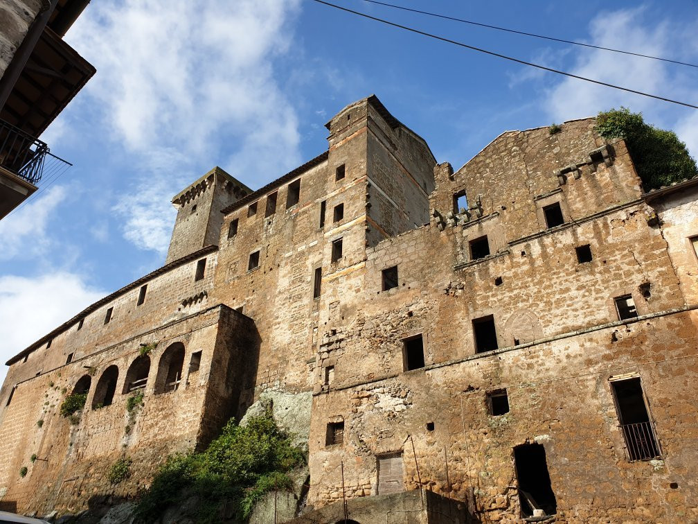 Castello degli Anguillara-Faleria必去景点