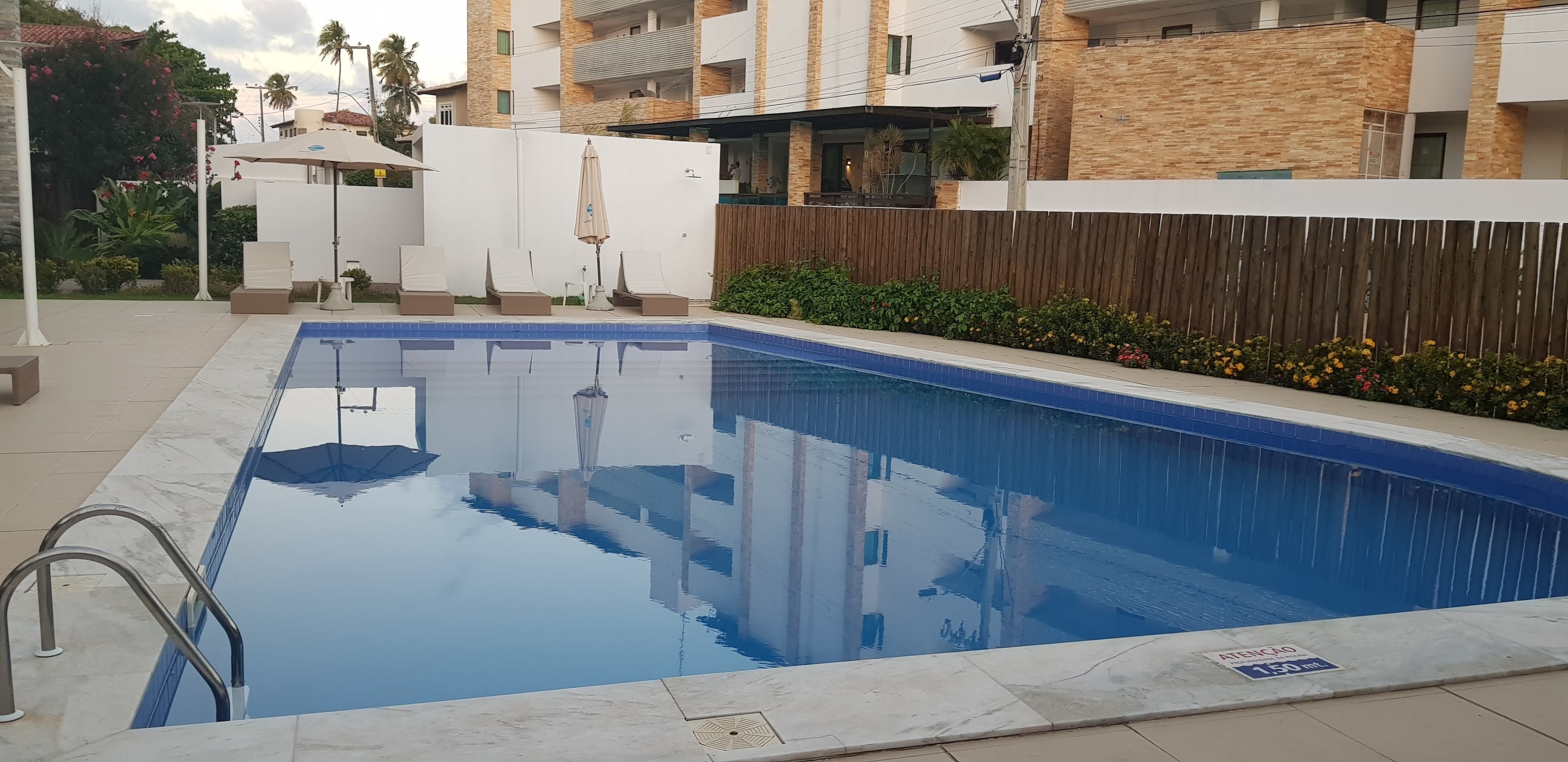 Wave Suites Hotel-泳池