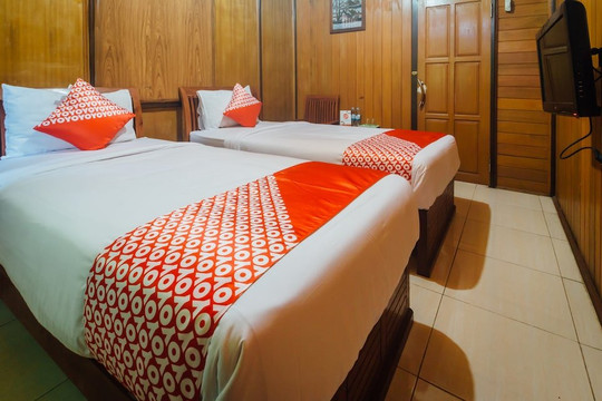 OYO 1300 Crecia Guest House主图