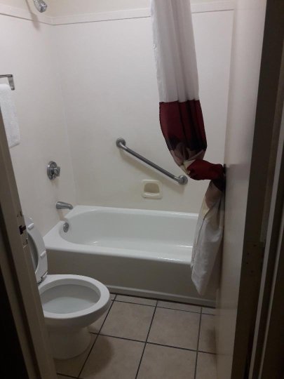 Red Roof Inn Gulfport - Biloxi Airport-浴室