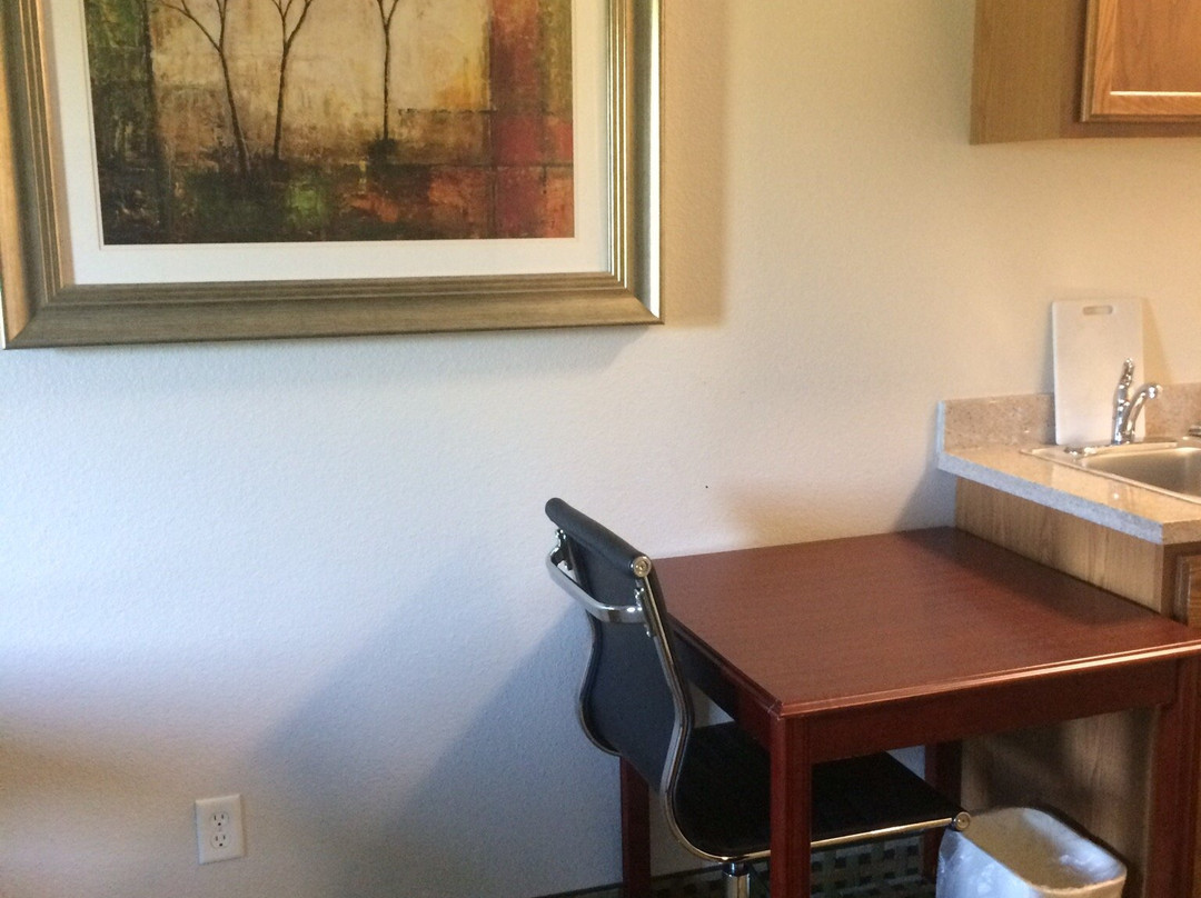 Days Inn & Suites by Wyndham Columbus NE主图