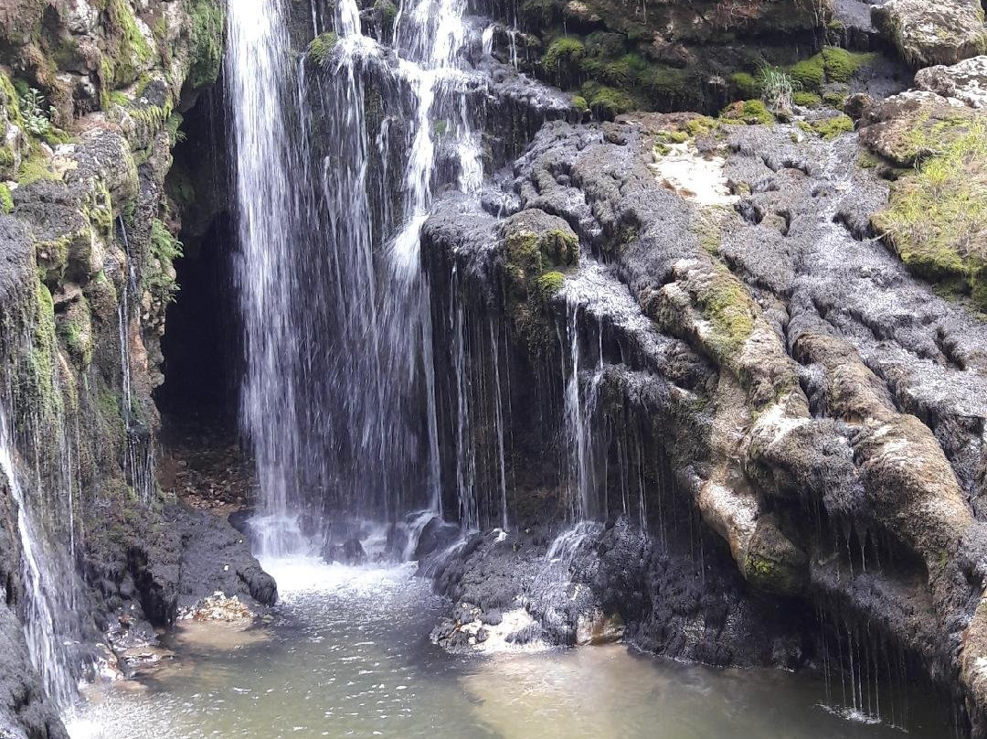 Cascade de Pissieu景点图片