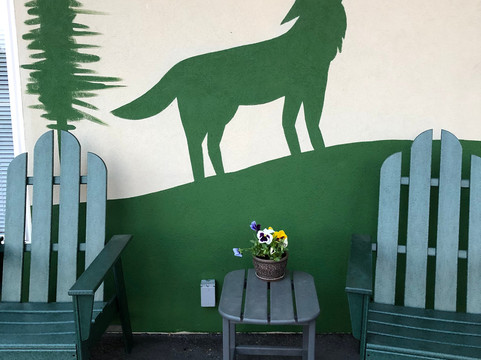 灰狼套房酒店主图