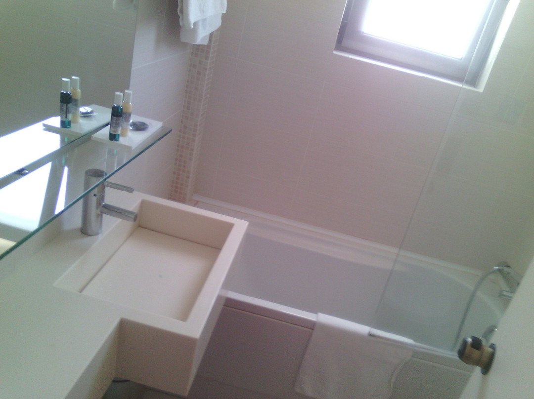 艾默瑞莉雅酒店主图