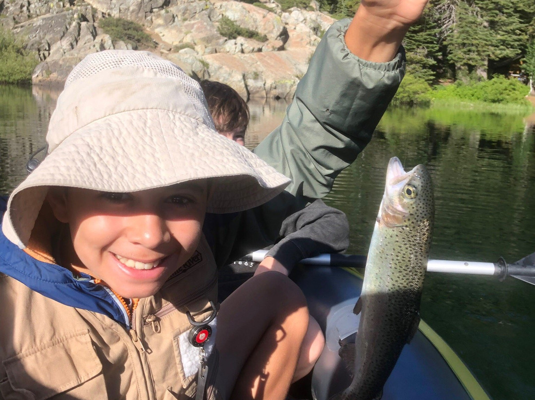 Gray Eagle Lodge主图