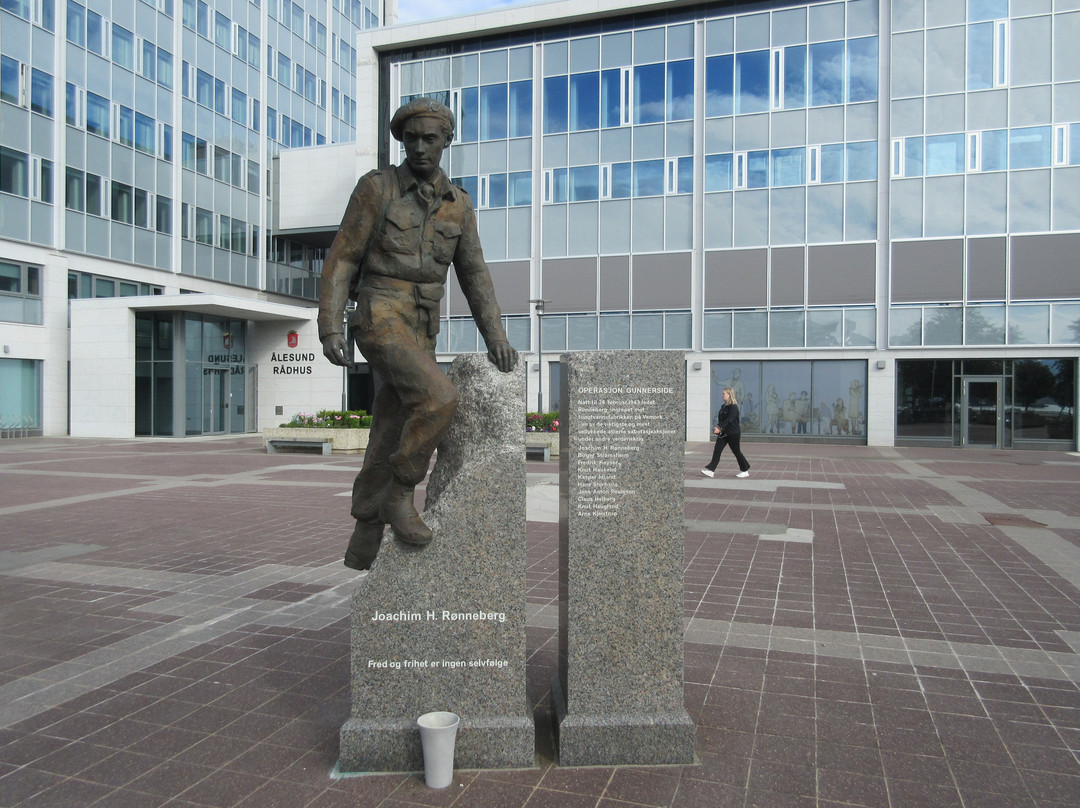 Statute of Joachim Ronneberg-奥勒松必去景点