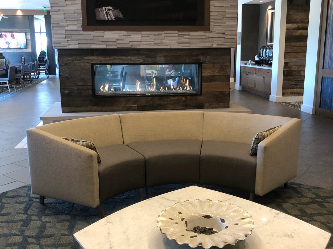 匹兹堡市区希尔顿惠庭套房酒店主图