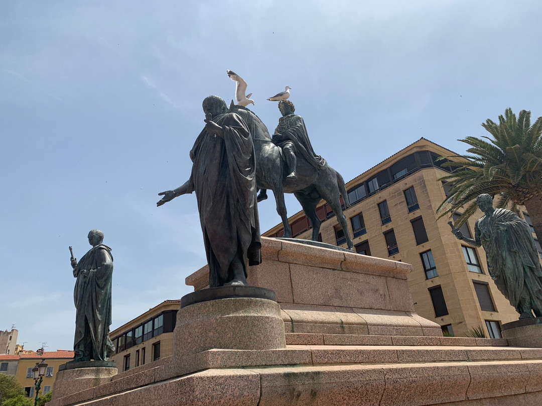 Monument Napoléon et ses quatre frères景点图片