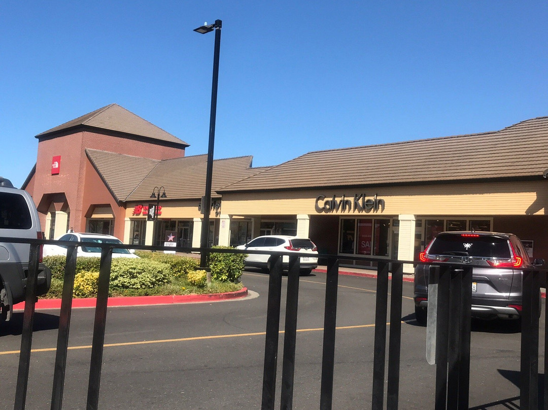 Vacaville Premium Outlets-瓦卡维尔必去景点