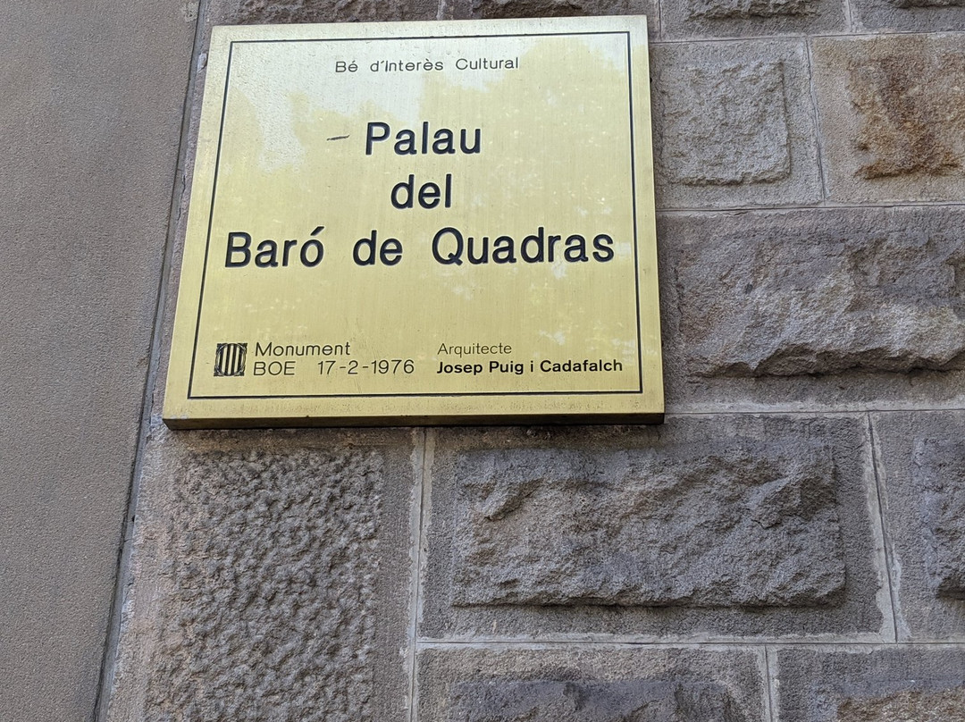 Palau del Baro de Quadras景点图片