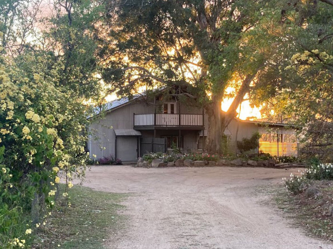 Kurrajong Barn and Cottages