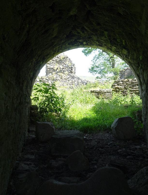 Pendragon Castle景点图片