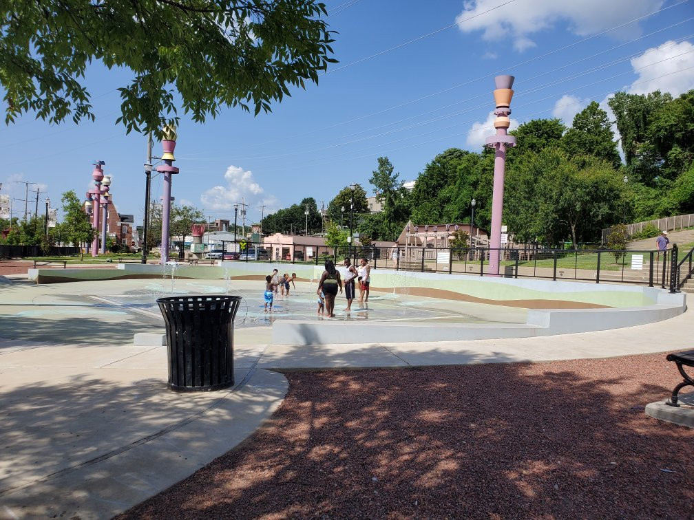 Catfish Row Children's Art Park景点图片