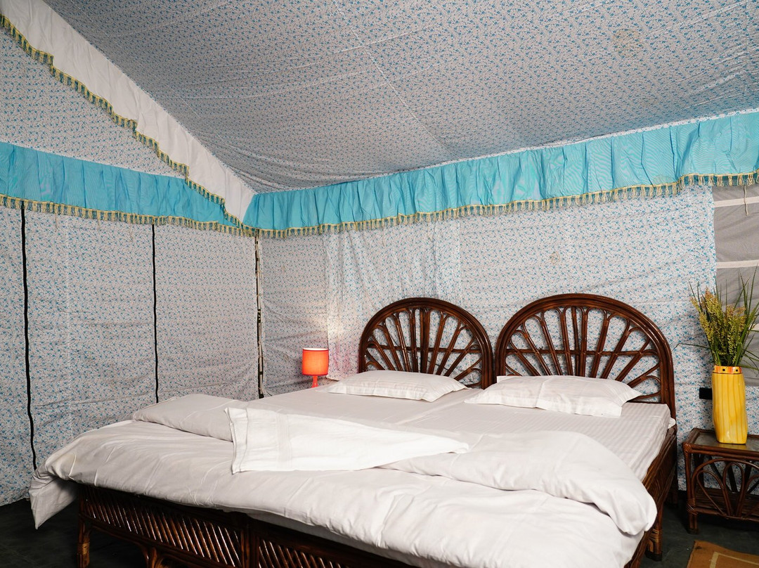 Dhanolti Camps