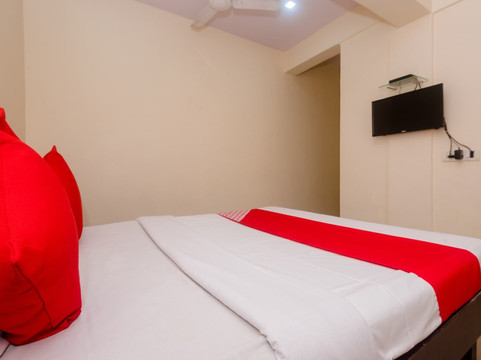 OYO 23285 The Diplomat Lodging主图