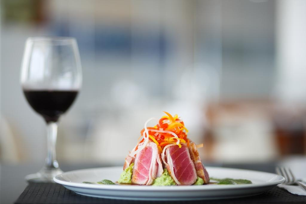 Airoa Restaurant & Lounge Bar