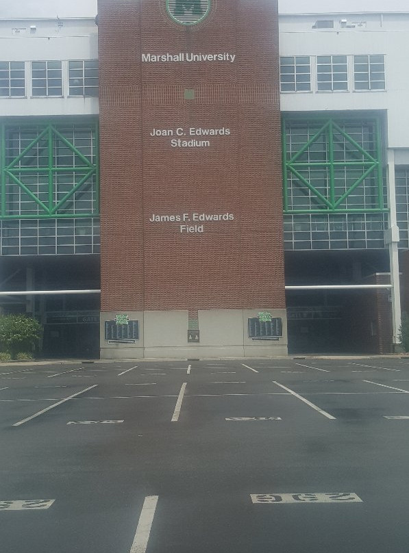 Joan C. Edwards Stadium-亨廷顿必去景点