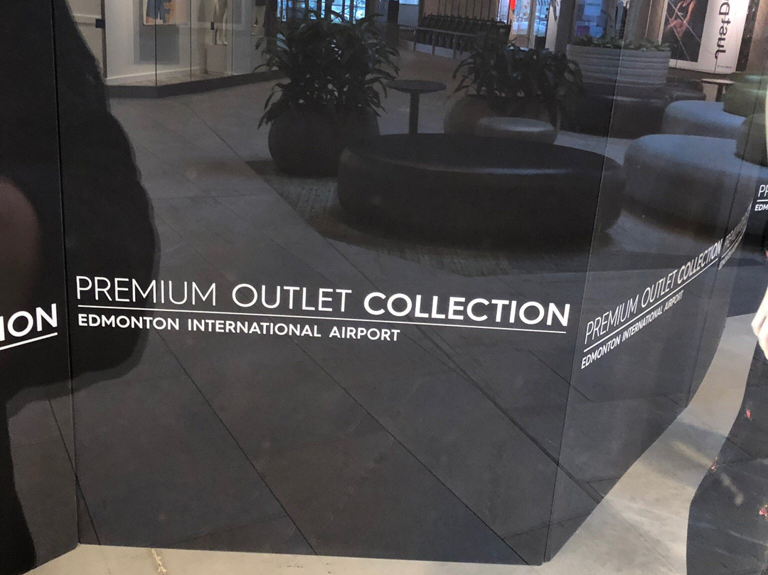 Premium Outlet Collection Edmonton International Airport景点图片