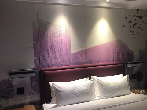 珠海诚丰广场希尔顿欢朋酒店主图