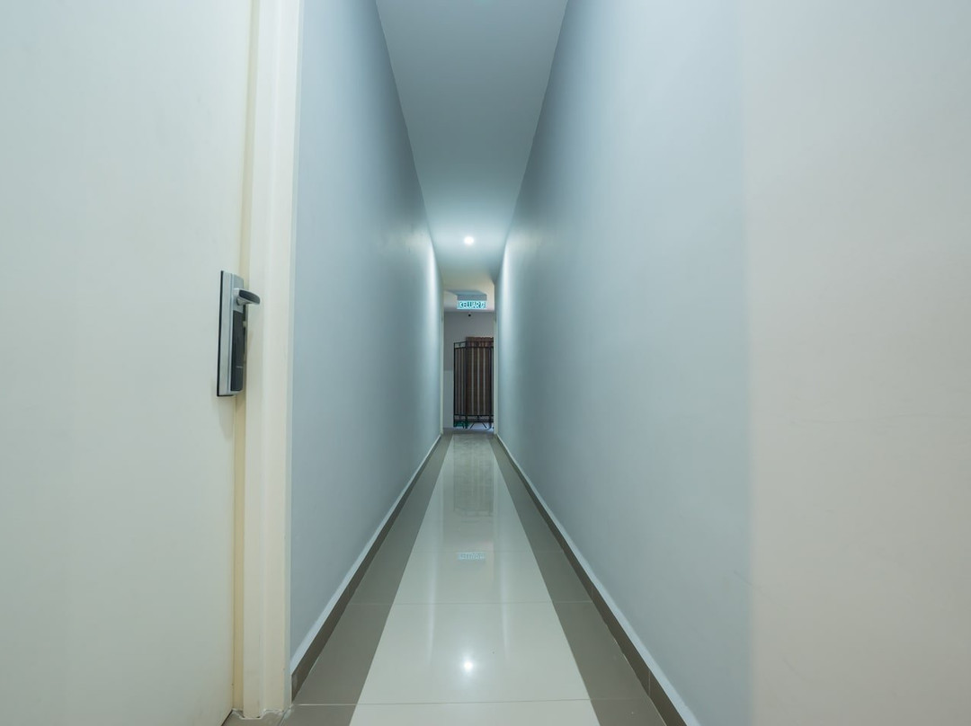 Super Oyo Capital O 90556 Hotel Cherita Rooms主图