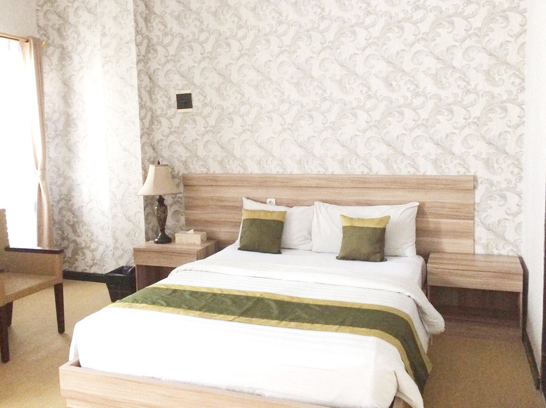 登巴萨普瑞沙伦酒店主图