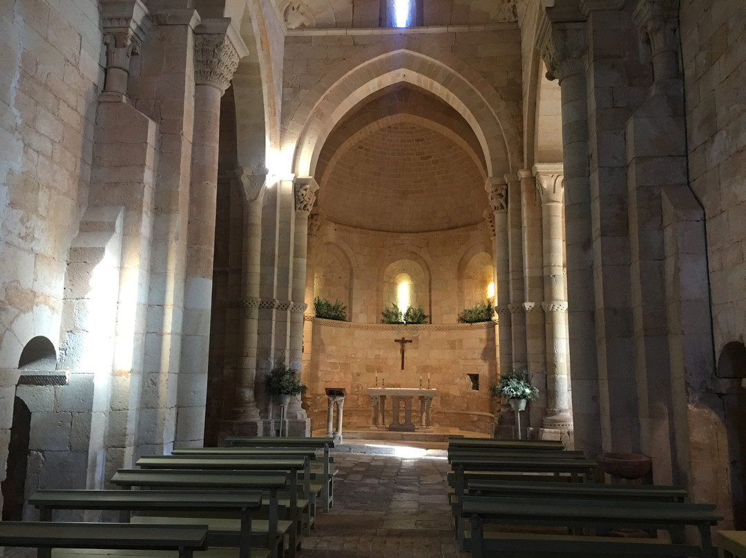 Iglesia de Santa Eufemia de Cozuelos景点图片