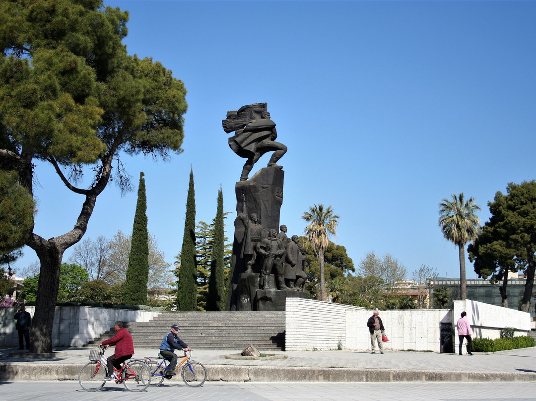 夫罗勒旅游景点-Independence Monument