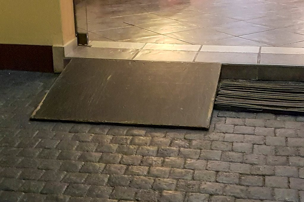 Elephant Lake Hotel主图