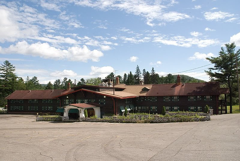 Auberge Alpine Inn主图