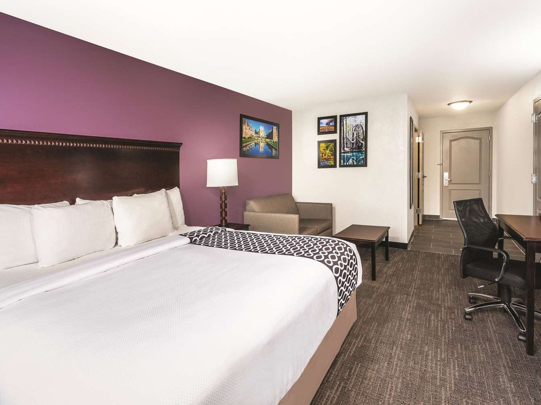 La Quinta Inn & Suites by Wyndham Rome主图