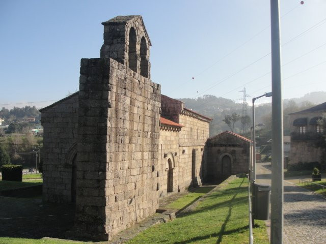 Igreja de Serzedelo-吉马良斯必去景点