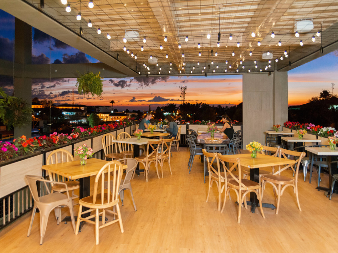 萨伦托餐馆和美食-Quindu Restaurante