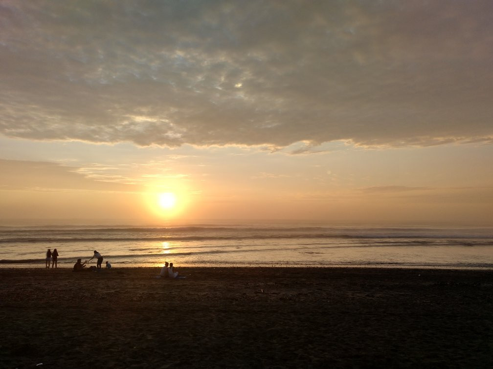 Moksha Yoga and Surf Hostel