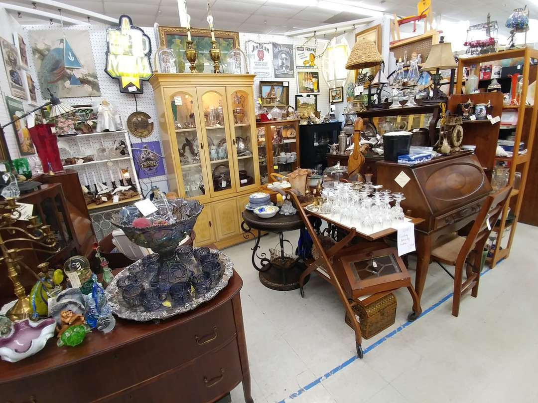 Indian River Antique Mall景点图片