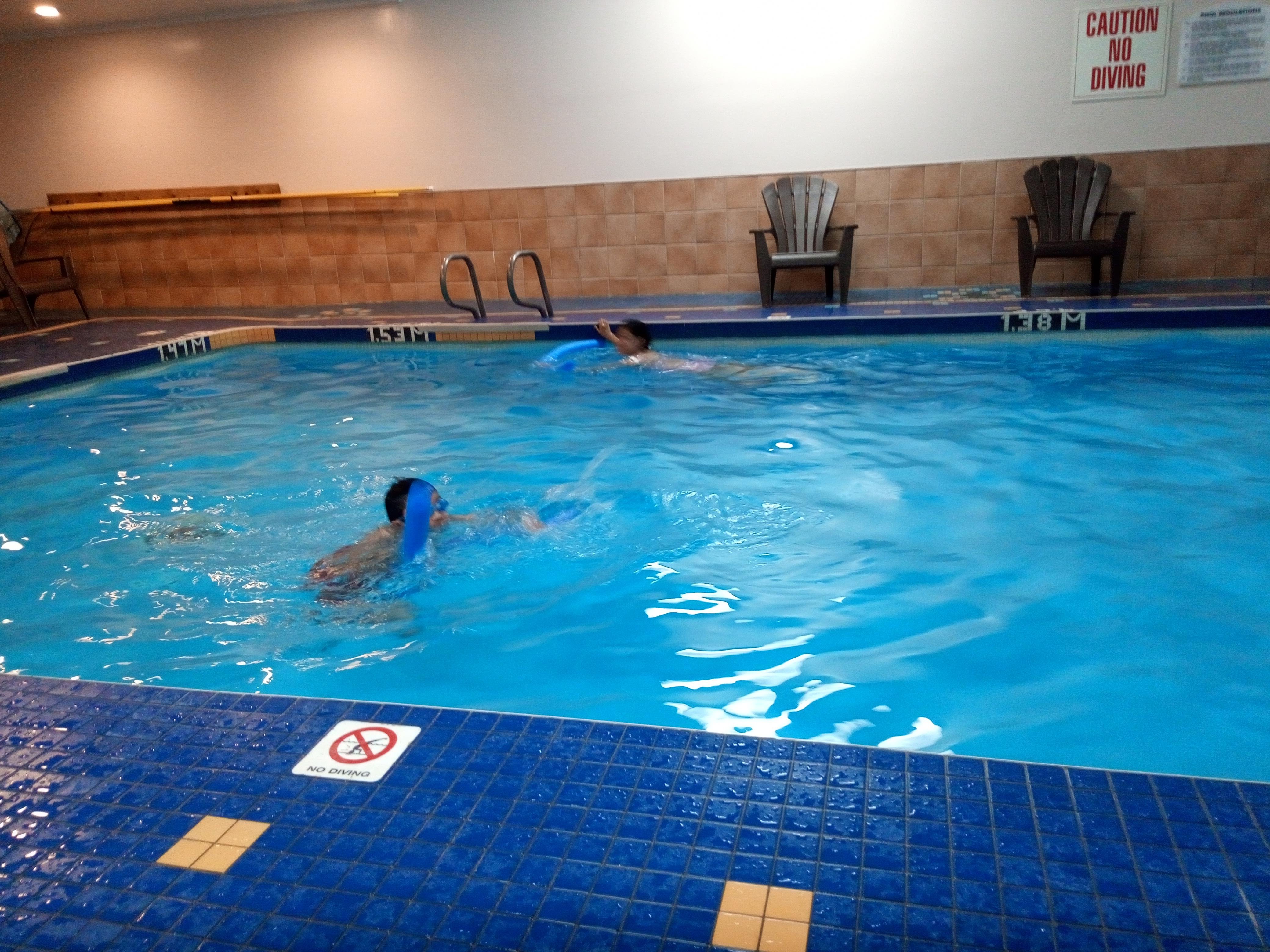 Comfort Inn & Suites Collingwood-泳池