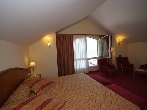 胡约拉酒店主图