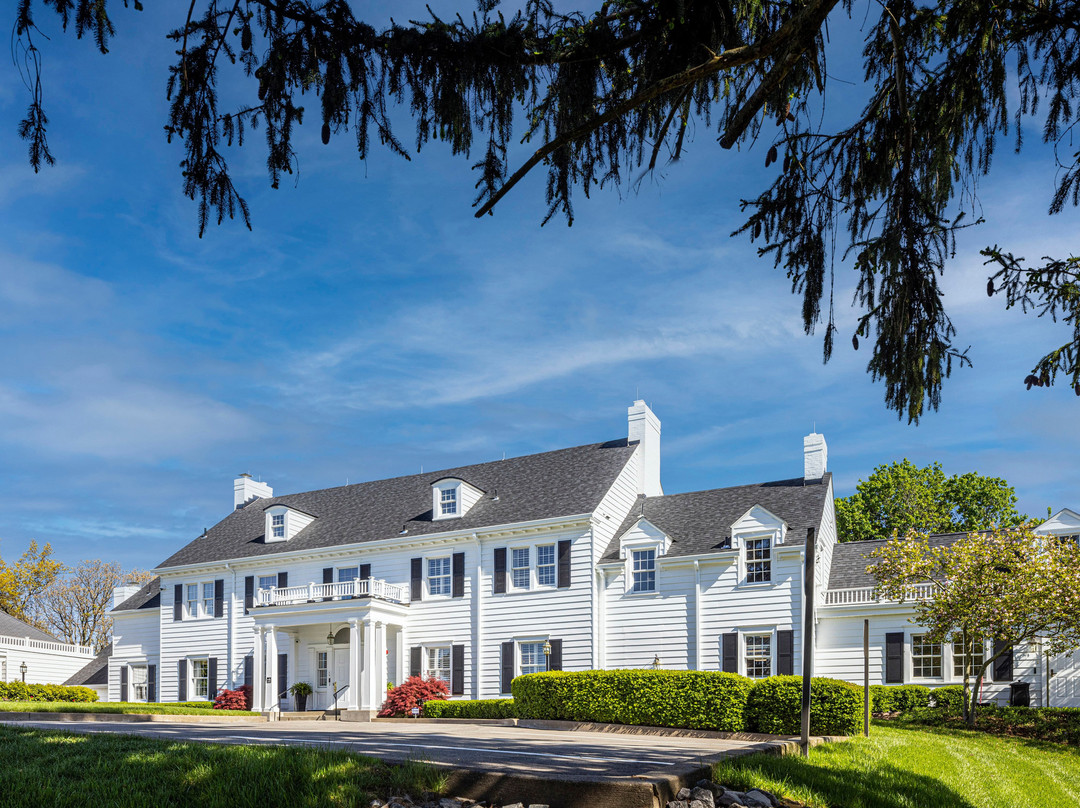 Baywood Conference & Lodging Center