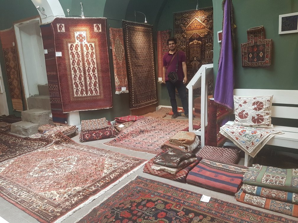 Zhee Showroom-卡尚必去景点