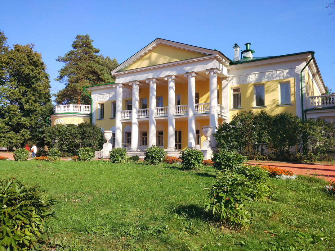 Gorki Leninskiye Museum Preserve景点图片