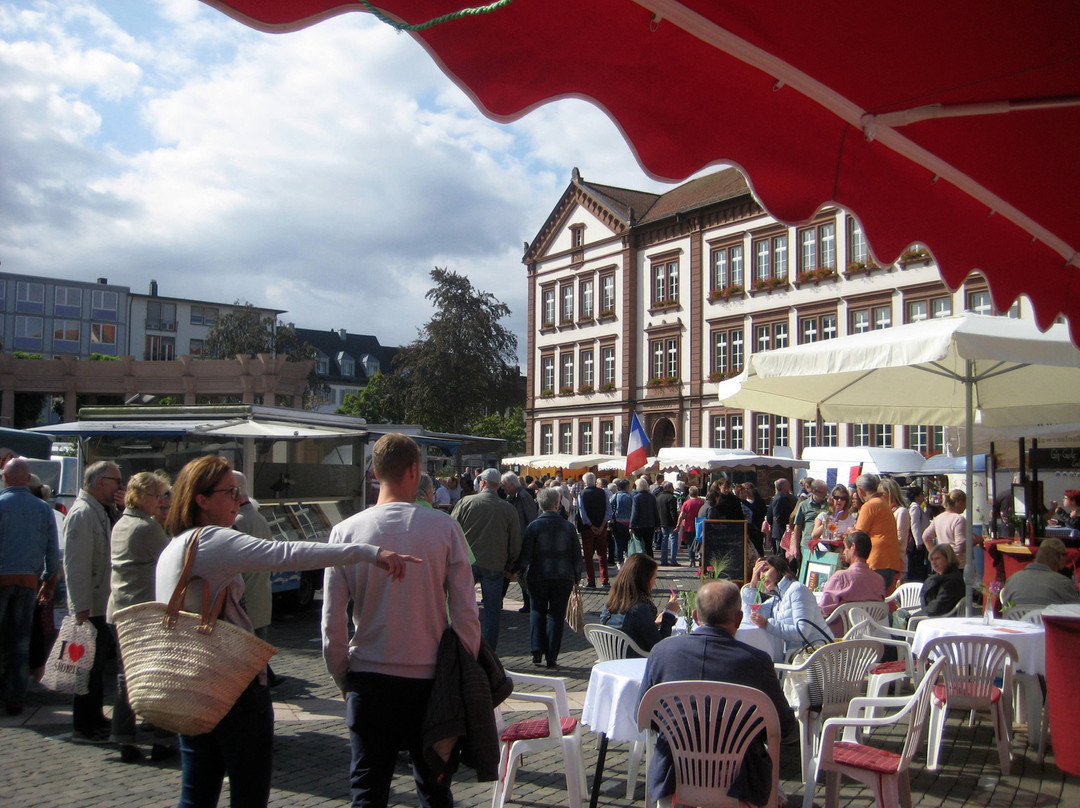 Deutsch-französischer Wochenmarkt-Pirmasens必去景点