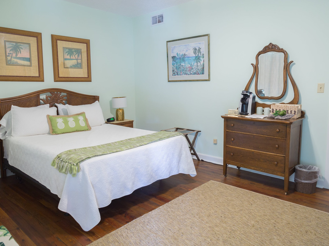 Lake Minneola Inn-Tiki Bar & Grill主图